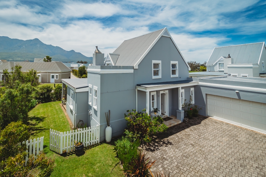 3 Bedroom Property for Sale in Kingswood Golf Estate Western Cape